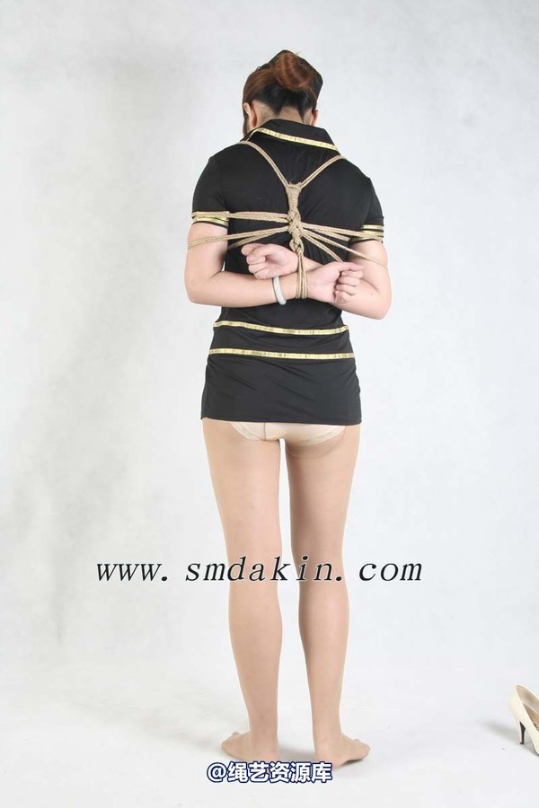 锐度主张 - 情趣警服捆绑模特：嗨嗨 第 8 张图片
