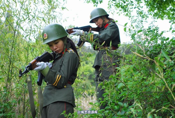 唯美之家 - 外拍军装三模特 第 210 张图片