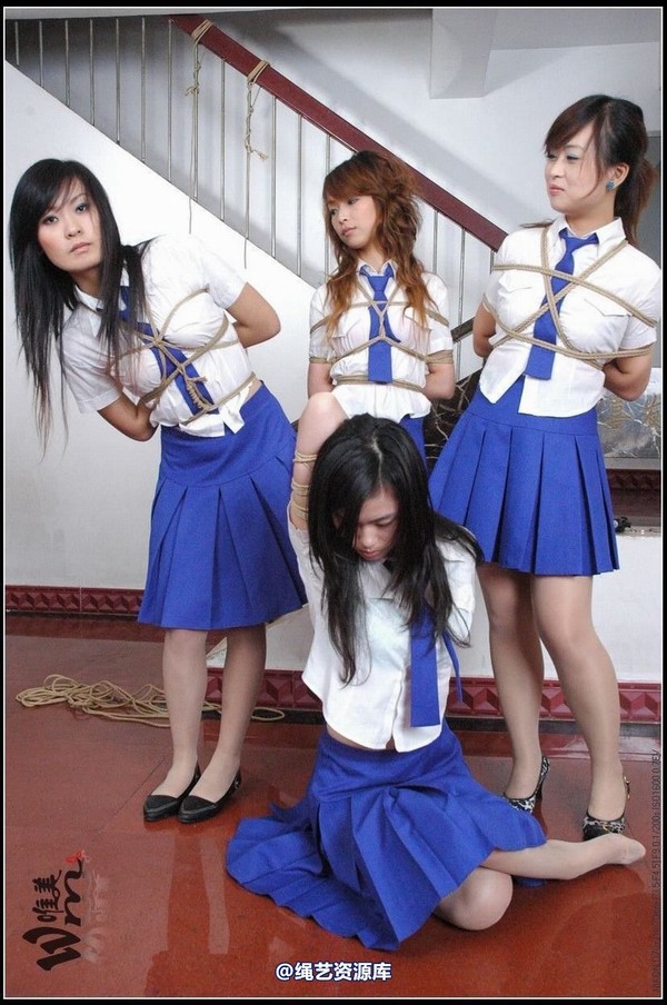 唯美之家 - 2008-09-24制服群绑 第 188 张图片