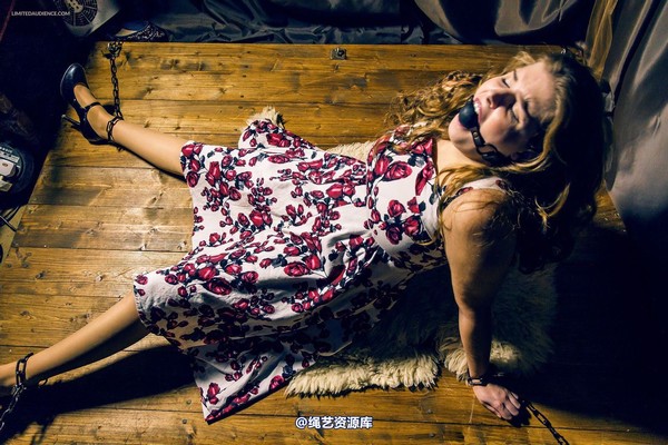limitedaudience - 2015 alais peach spread and chained 第 37 张图片
