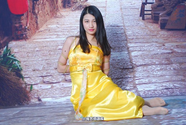 唯美之家 - 新模萧萧黄礼服 第 59 张图片