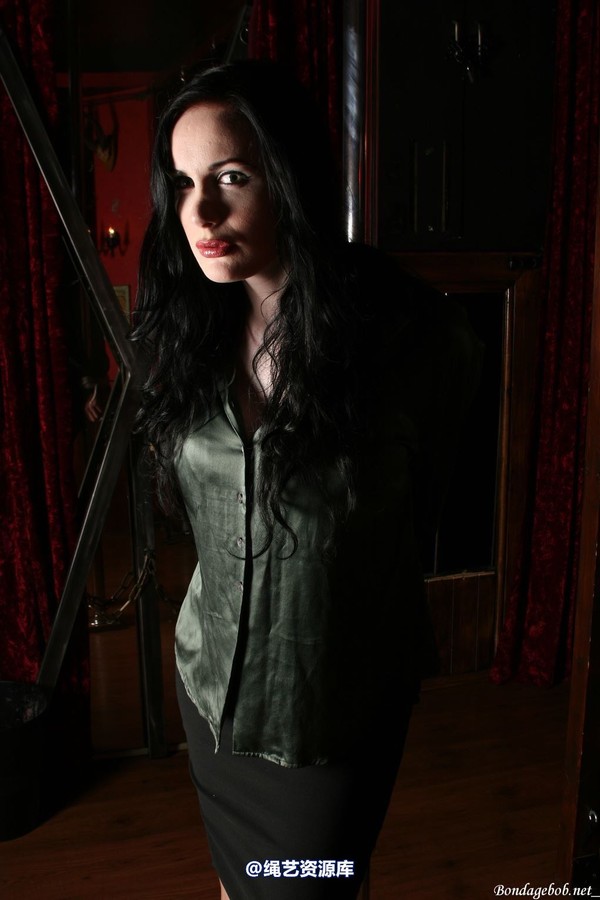 bondagebob - Morrigan Pole tied 第 8 张图片