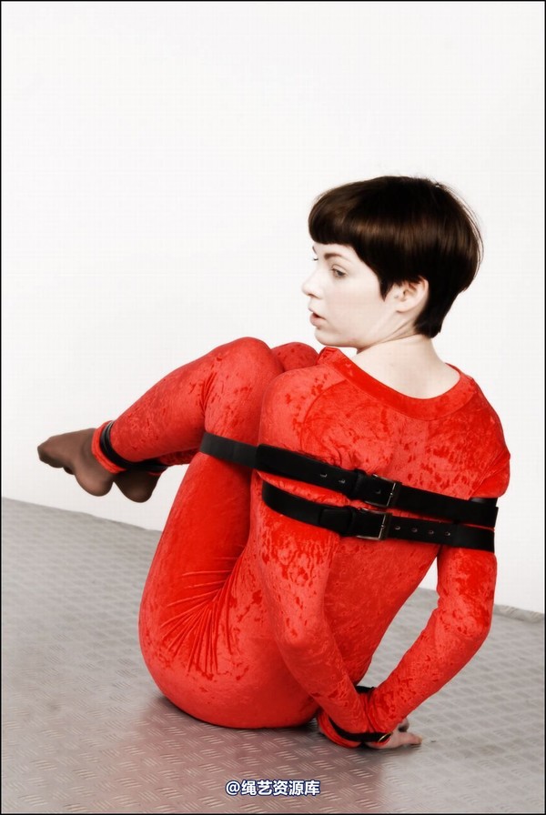 simplytied - Fawnya Red catsuit 第 22 张图片