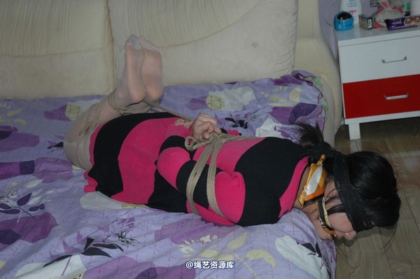 唯美之家 - 2010-12-29雪儿挣扎逃脱。 第 16 张图片