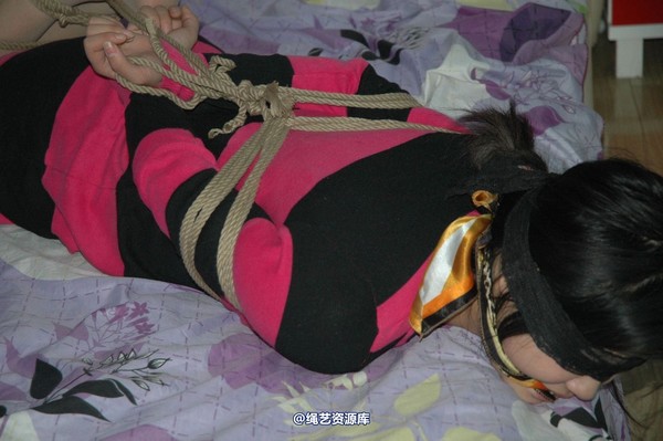 唯美之家 - 2010-12-29雪儿挣扎逃脱。 第 9 张图片