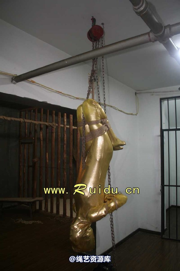 锐度主张 - 20070921第34期 影片胶衣紧缚悬吊图片 第 126 张图片