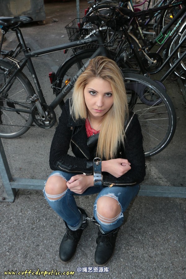 girlsinsteel - Cuffed to the wall(1) 第 18 张图片