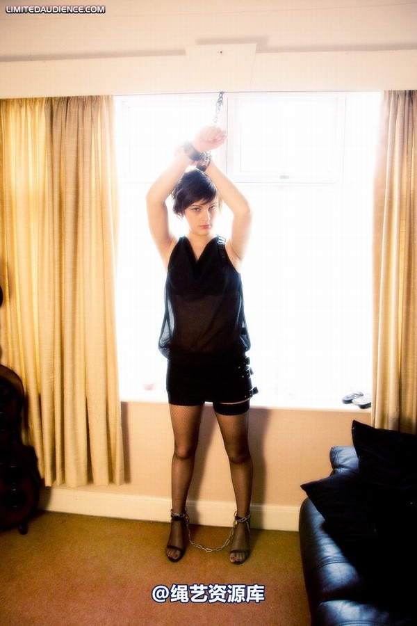limitedaudience - 2009 ellie west shackled by the window 2 第 1 张图片