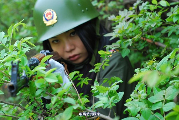 唯美之家 - 外拍军装三模特 第 32 张图片