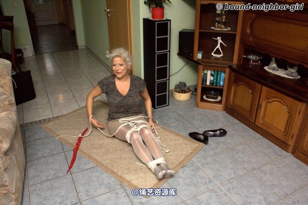 bound-neighbor-girl - Elena - Tied at home 3 第 16 张图片