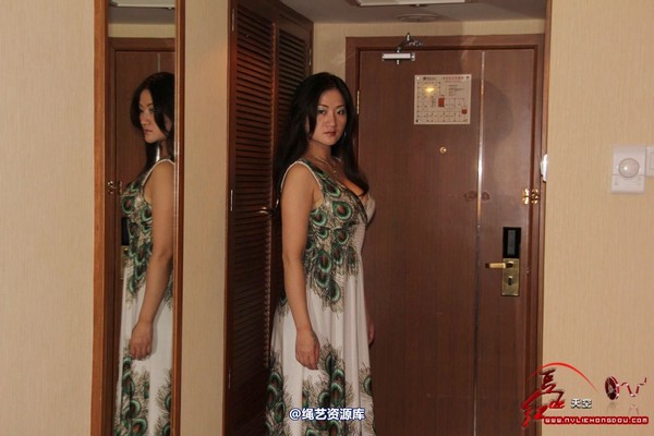 红豆的天空 - 2011 红豆 唯美长裙 第 5 张图片