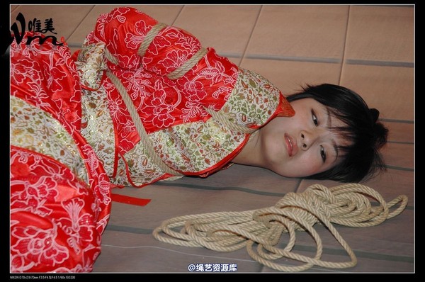唯美之家 - 08-05-29盈盈汉服-护士装 第 111 张图片