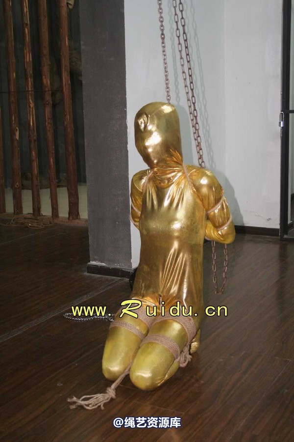 锐度主张 - 20070921第34期 影片胶衣紧缚悬吊图片 第 96 张图片