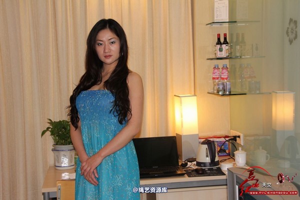 红豆的天空 - 2011 红豆 唯美长裙 第 29 张图片