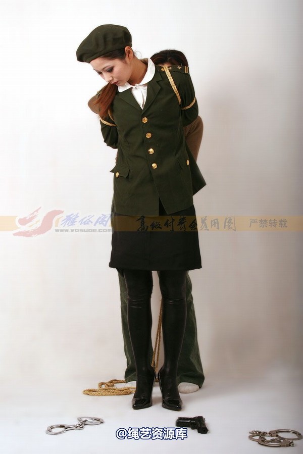 雅俗阁 - 20060401雅思警服 第 18 张图片