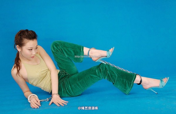 丽柜美束 - 2006-02-03 第 23 张图片