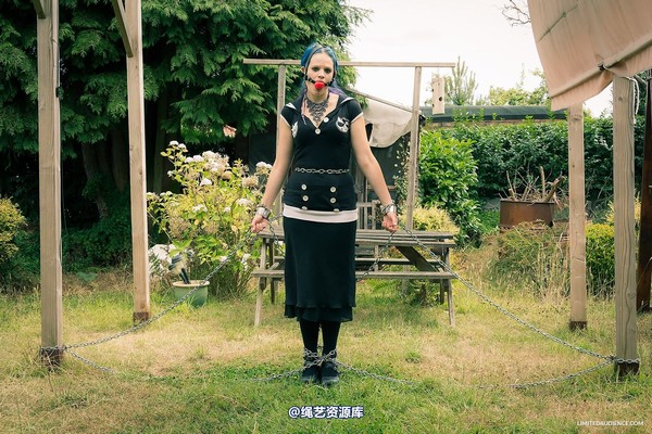 limitedaudience - 2013 beckykat chained 第 1 张图片