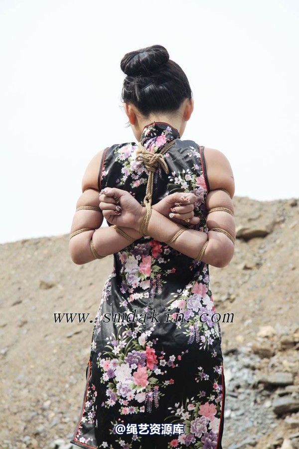 锐度主张 - 山间五花执行式模特：嫣儿 第 1 张图片