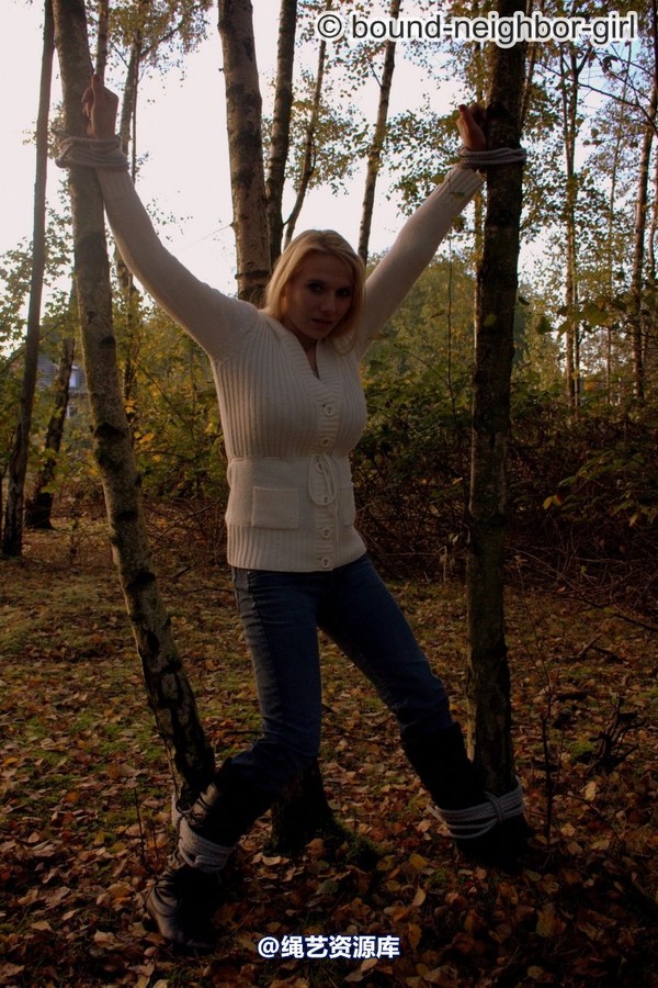 bound-neighbor-girl - Bambi - Tied up in the autumn woods Part 2 第 30 张图片