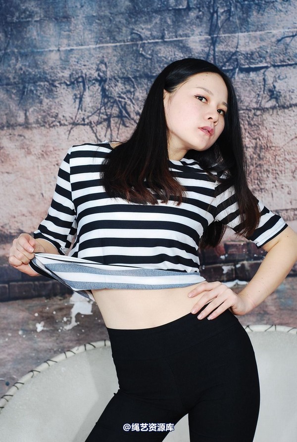 唯美之家 - 思欣红礼服 第 25 张图片