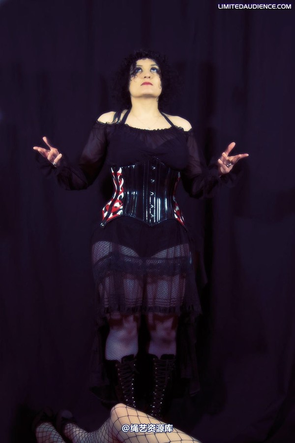 limitedaudience - 2009 elyssia livia the houdini hussy 第 30 张图片