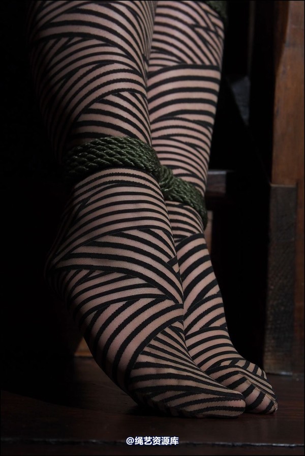 simplytied - SammieB Stair tied 第 29 张图片