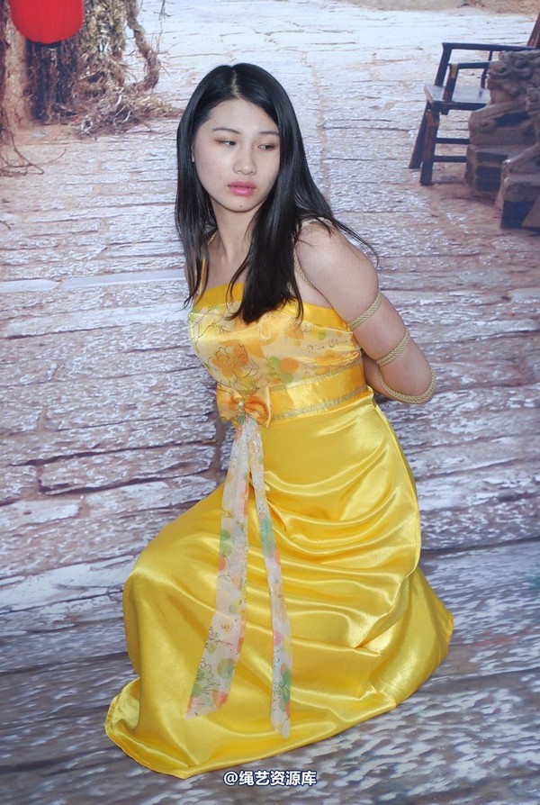 唯美之家 - 新模萧萧黄礼服 第 173 张图片
