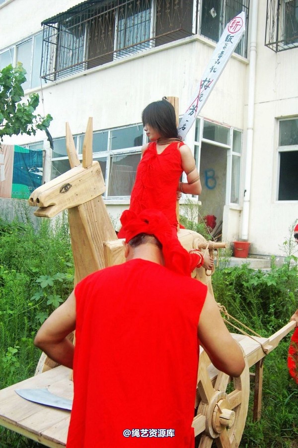 mj影视 - 血的代价-红罪衣刑场木驴斩－梅晓芳2013-08-26 第 62 张图片