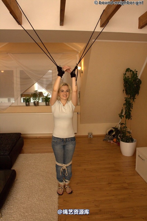 bound-neighbor-girl - Cindy - Tied up in her apartment 4 第 45 张图片