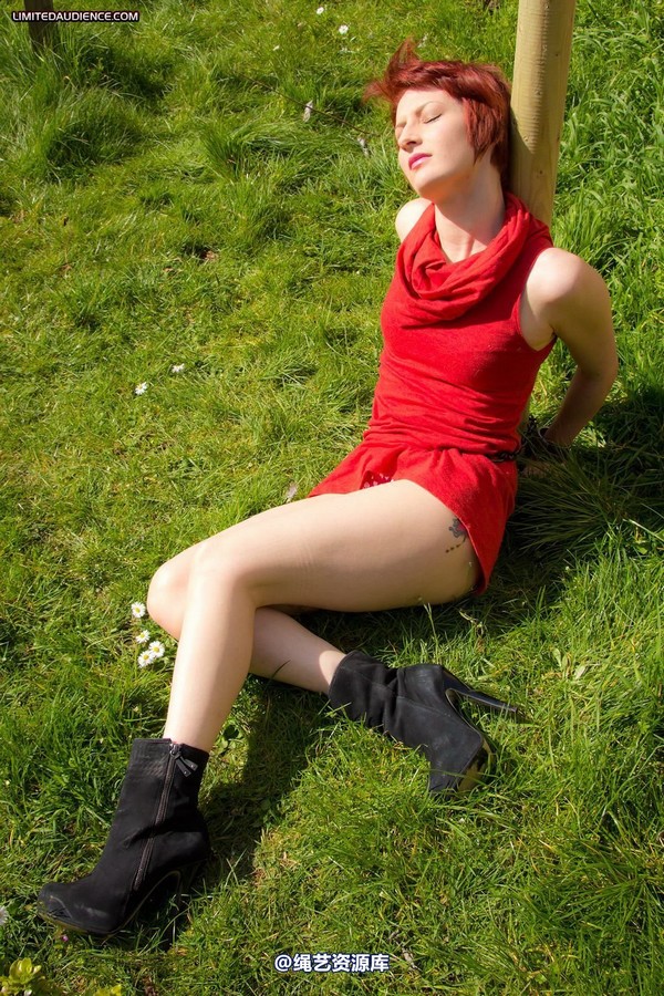 limitedaudience - 2012 madison rouge chained to pole 2 第 39 张图片