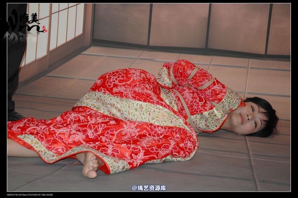 唯美之家 - 08-05-29盈盈汉服-护士装 第 100 张图片