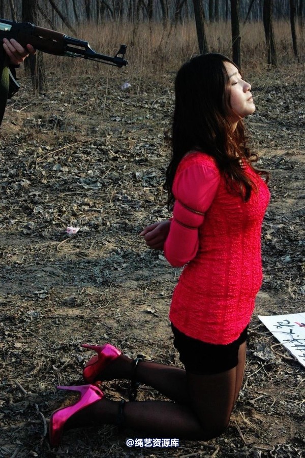 mj影视 - 2013-3-5陈沫踏青 黑丝美女最终的不归路 第 328 张图片