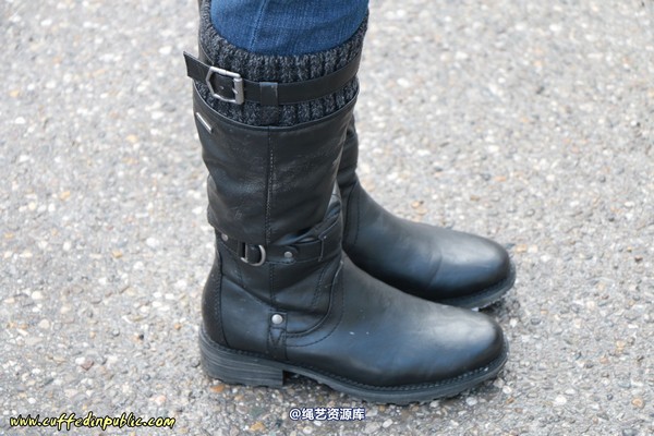 girlsinsteel - Cuffed at the parking area 第 13 张图片