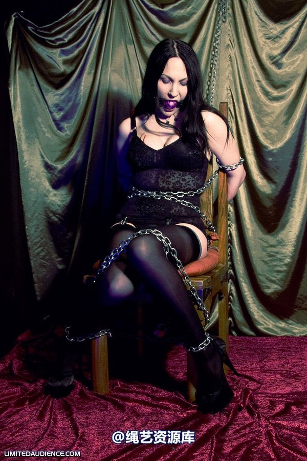limitedaudience - 2009 elyssia chained vamp 第 11 张图片
