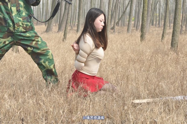 mj影视 - 车模梅晓雯 第 295 张图片