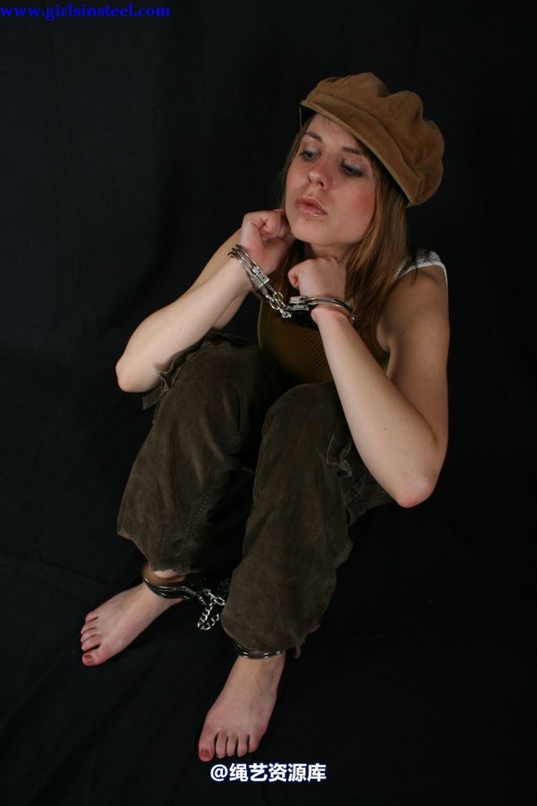 girlsinsteel - Miri in cuffs 第 88 张图片