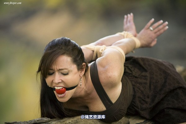 jbroper - Christina Carter 2011-1 第 37 张图片