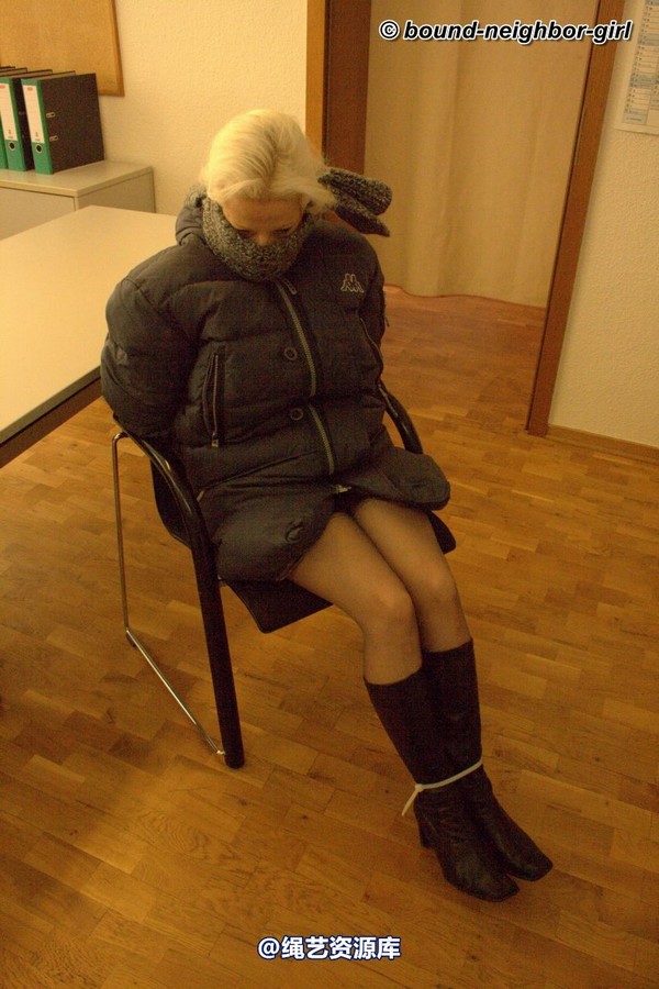 bound-neighbor-girl - Elena - Tied up at the office 第 30 张图片