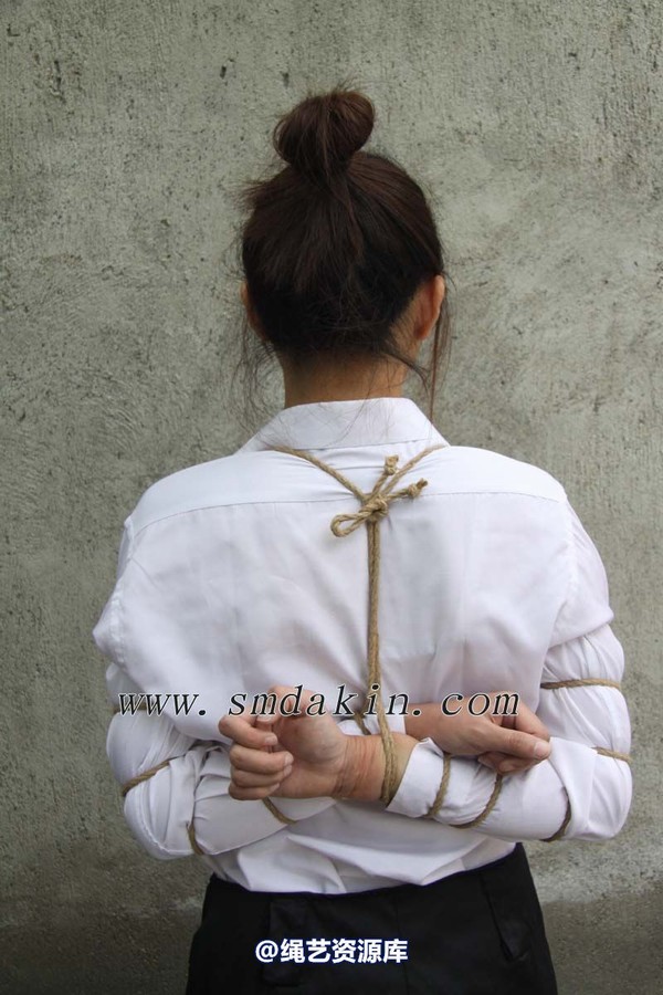 锐度主张 - 嫒柔职装五花模特：嫒柔 第 26 张图片