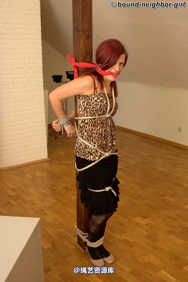 bound-neighbor-girl - Melina - Tied up in the office 2 第 55 张图片
