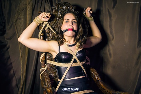 limitedaudience - 2015 freya held for ransom 第 2 张图片