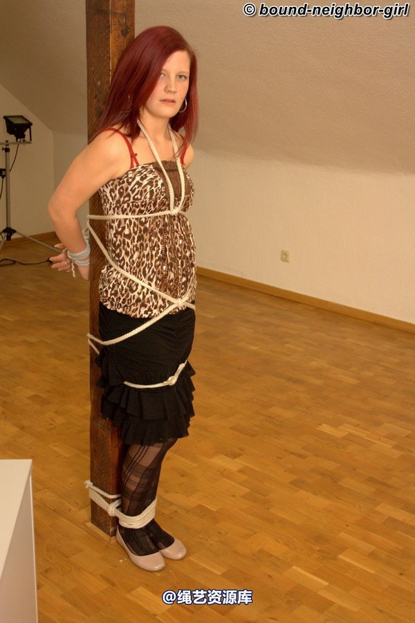 bound-neighbor-girl - Melina - Tied up in the office 2 第 34 张图片