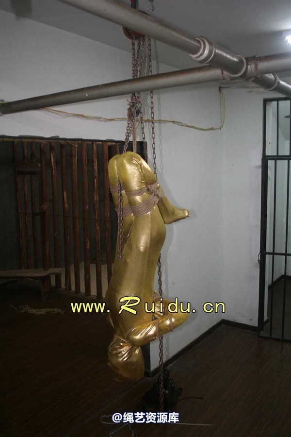 锐度主张 - 20070921第34期 影片胶衣紧缚悬吊图片 第 160 张图片