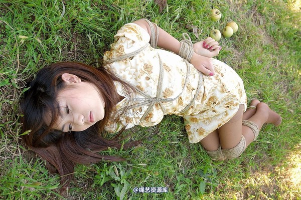 丽柜美束 - 2005-10-09 第 30 张图片