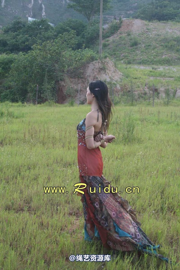 锐度主张 - 20070818第29期 宝宝草地漫舞图片 第 297 张图片