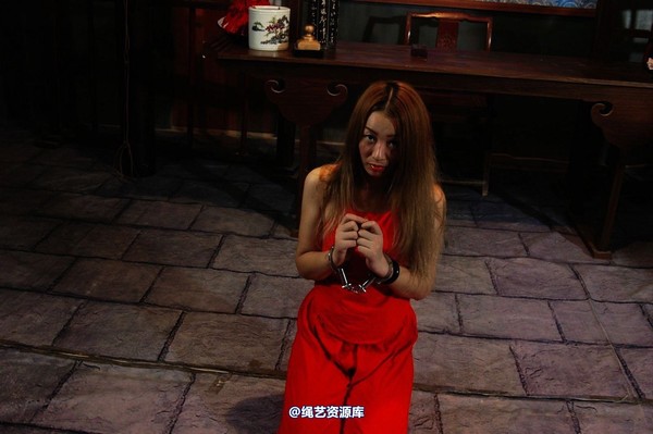 mj影视 - 血的代价梦境古大堂 女囚众生相2013-08-26 第 265 张图片