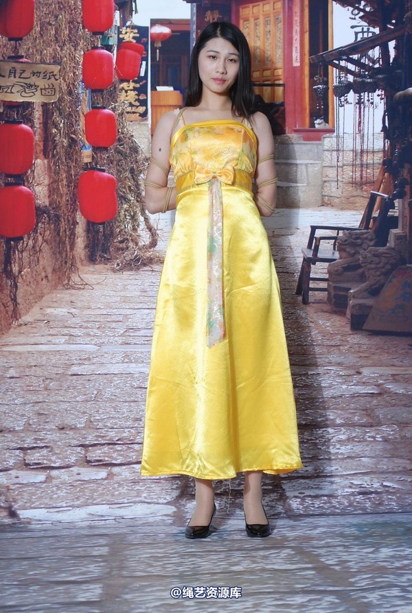 唯美之家 - 新模萧萧黄礼服 第 149 张图片