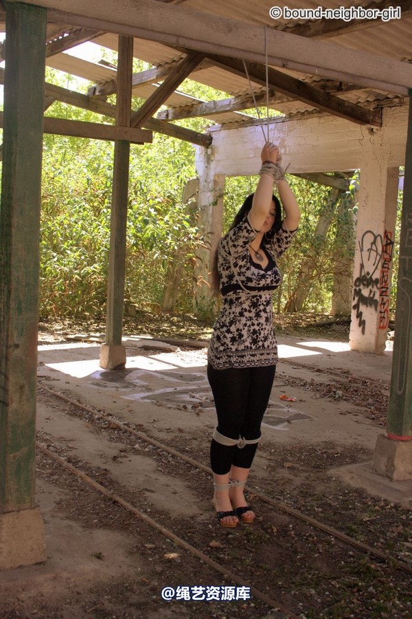 bound-neighbor-girl - Jasmin - Tied up in the ruins 2 第 18 张图片