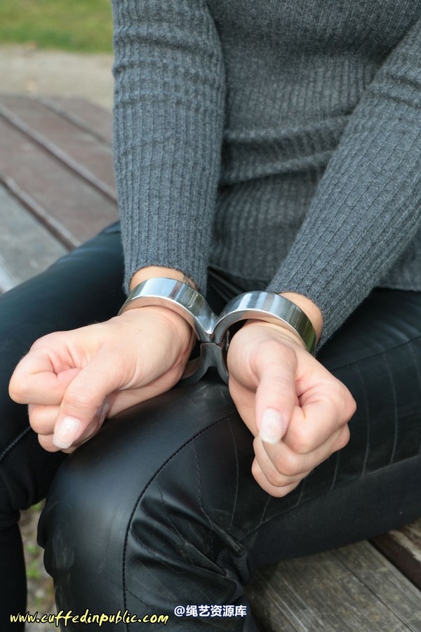 girlsinsteel - What can I do with legcuffs_ 第 48 张图片