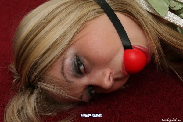 bondagebob - Savannah First ball gag 第 111 张图片